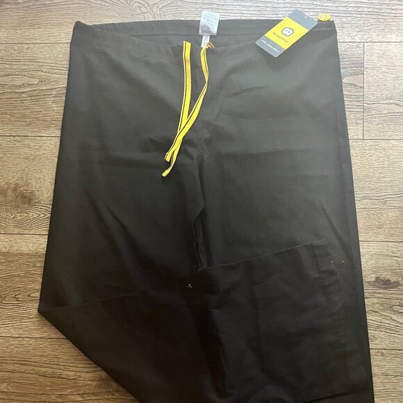 Wonder Wink UNISEX scrub pants Small Black Modern Fit NWT back pocket drawstring - Picture 1 of 9